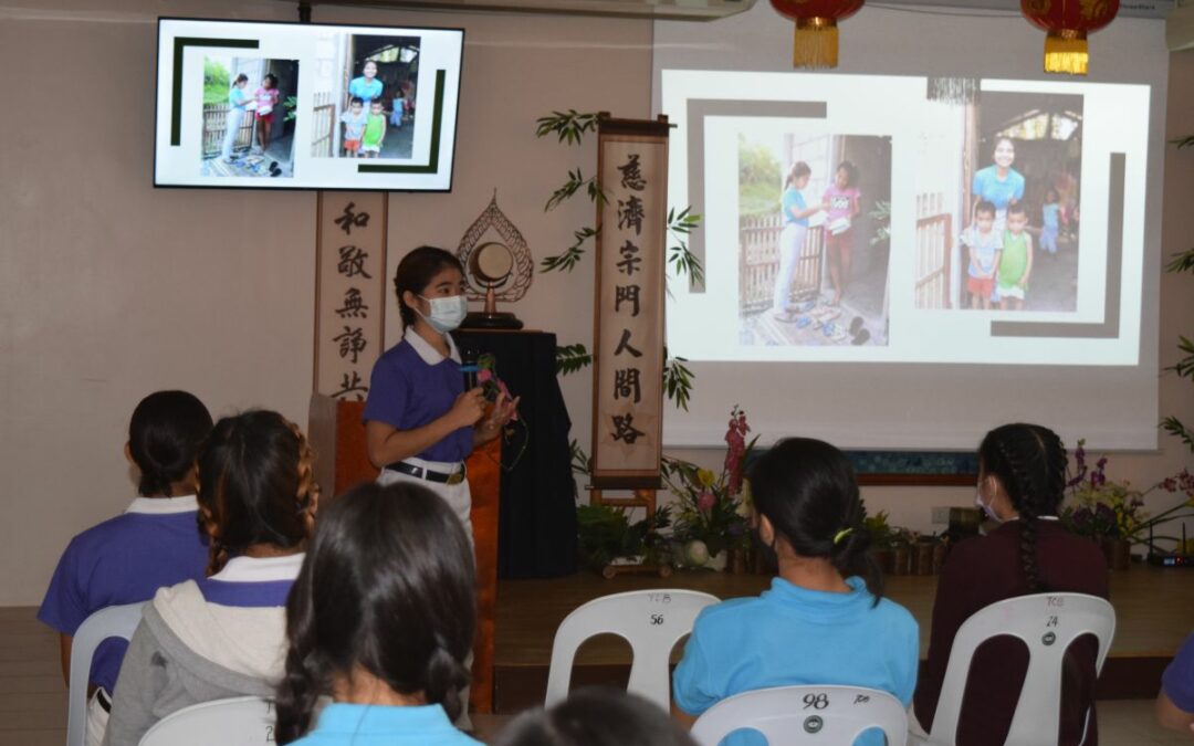 Tzu Chi Bohol Scholars Do Community Service